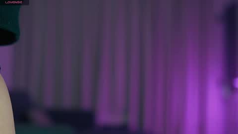 Snapshot of alison_miller9 chatting on 10.09.25 Alison online show from 10.09.25