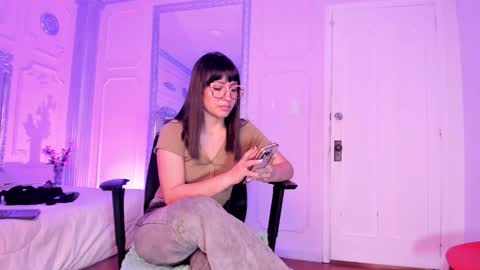 Alison Fishert online show from 11.01.25