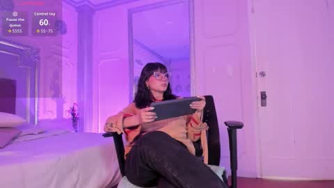 Alison Fishert online show from 11.25.25