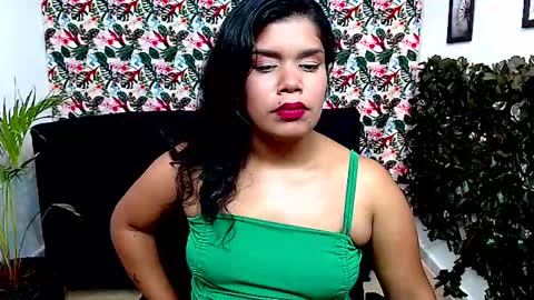Snapshot of alisonn_hot chatting on 12.18.24 ALISSON HOT online show from 12.18.24