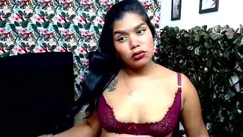 Snapshot of alisonn_hot chatting on 01.14.25 ALISSON HOT online show from 01.14.25