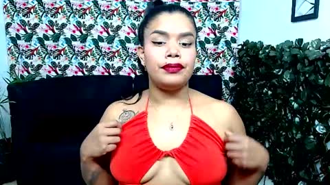 Snapshot of alisonn_hot chatting on 02.04.25 ALISSON HOT online show from 02.04.25