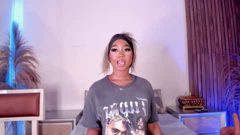 Snapshot of alisoon_moon chatting on 01.14.25 Alison Moon online show from 01.14.25