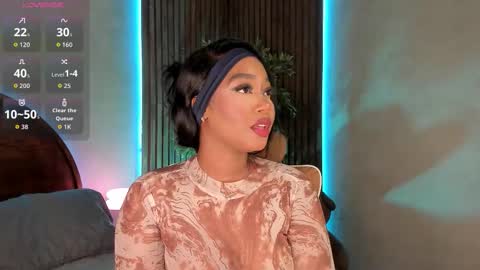 Snapshot of alisoon_moon chatting on 10.29.25 Alison Moon online show from 10.29.25