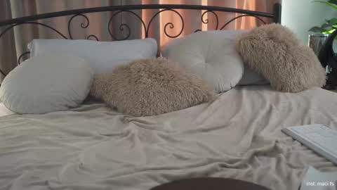 Snapshot of alissa_wxw chatting on 02.09.25 Alissa online show from 02.09.25