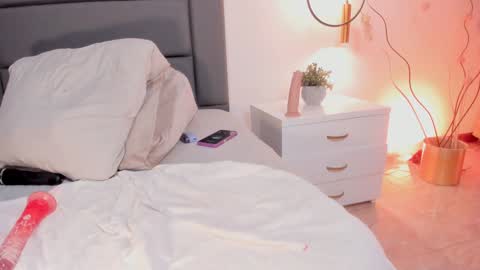 AlissaNix online show from 02.02.25