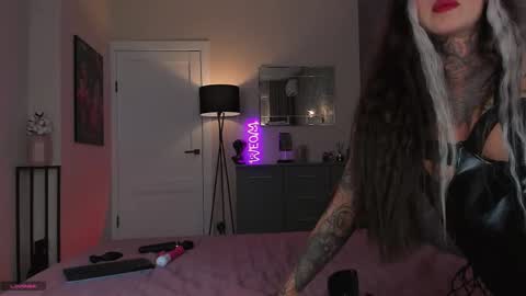 Help me Reach K FollowerslPut your finger up  online show from 02.02.26