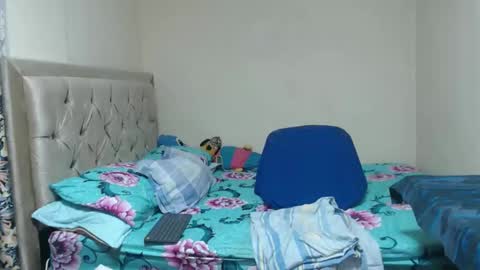 Snapshot of alisse27 chatting on 01.12.26 allise online show from 01.12.26