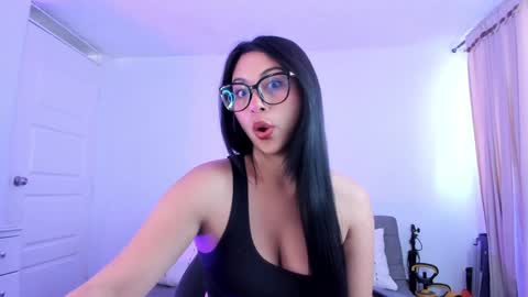 Snapshot of alissia_viera chatting on 01.12.25 iraide online show from 01.12.25