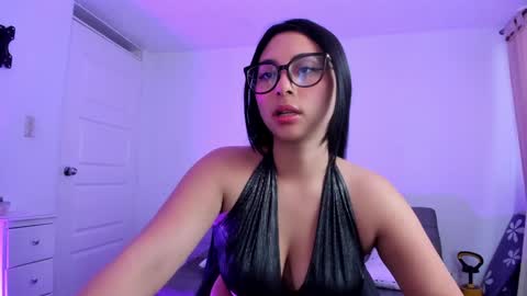 Snapshot of alissia_viera chatting on 02.01.25 iraide online show from 02.01.25