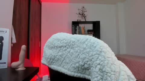 Snapshot of alissia_viera chatting on 09.16.25 iraide online show from 09.16.25