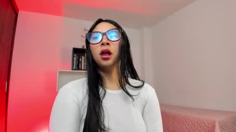 Snapshot of alissia_viera chatting on 10.03.25 iraide online show from 10.03.25