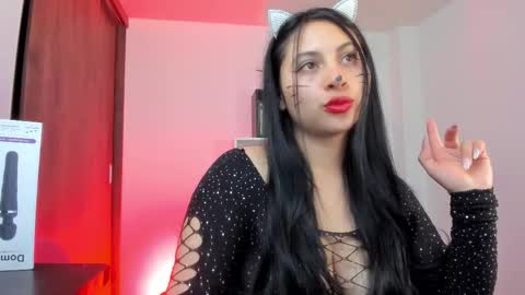 Snapshot of alissia_viera chatting on 10.31.25 iraide online show from 10.31.25