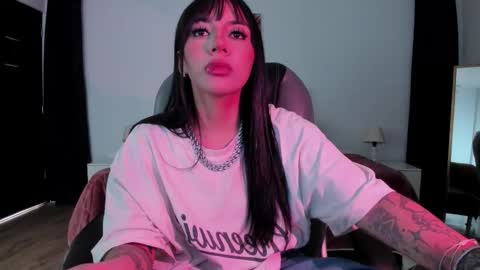 alisson__cortez online show from 10.31.25