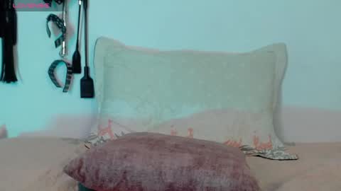 Alisson Beckett online show from 02.12.25