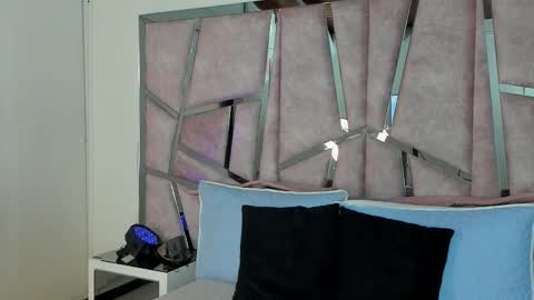 alix online show from 10.26.25