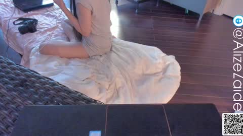 Alize Zaide online show from 12.06.24