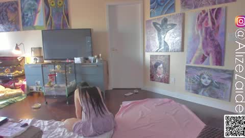 Alize Zaide online show from 01.17.25