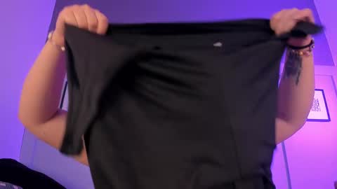 Laura online show from 03.10.25