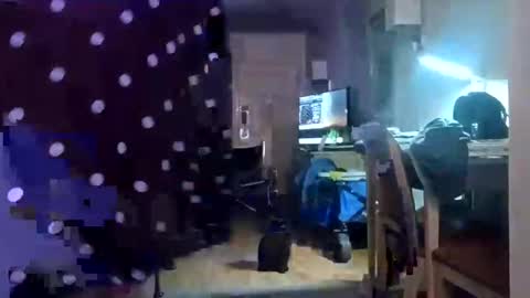 Stormy Day  online show from 10.18.25