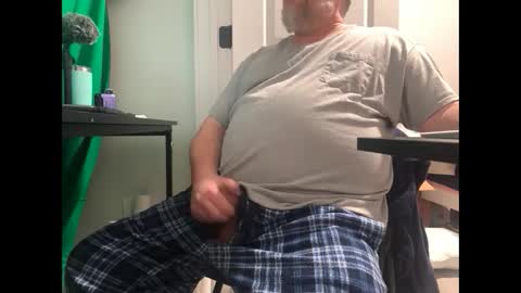 Allergictolove online show from 02.21.25