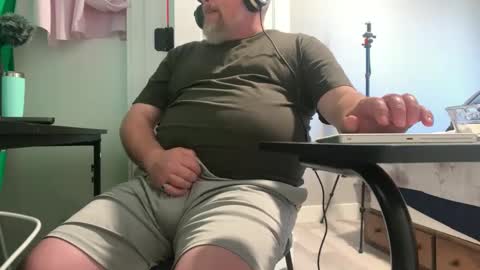 Allergictolove online show from 09.08.25