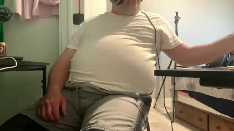 Allergictolove online show from 09.10.25