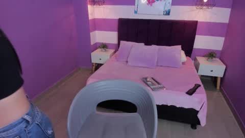 Snapshot of alli_cooper chatting on 02.11.25 Ali online show from 02.11.25