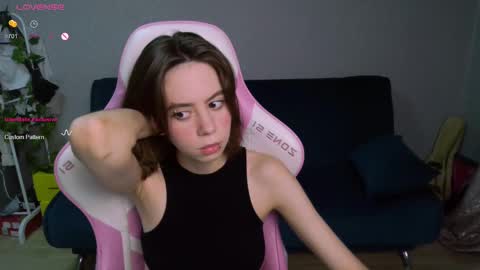 Snapshot of allie_hazie chatting on 01.15.25 alice online show from 01.15.25