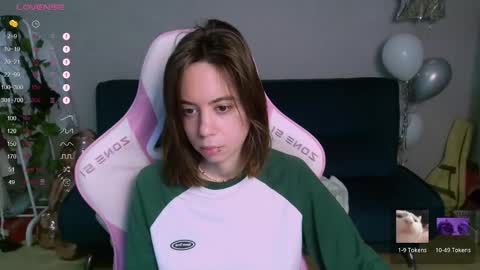 Snapshot of allie_hazie chatting on 03.06.25 alice online show from 03.06.25