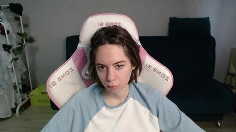 Snapshot of allie_hazie chatting on 04.22.26 alice online show from 04.22.26