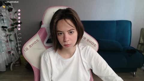 Snapshot of allie_hazie chatting on 05.27.26 alice online show from 05.27.26