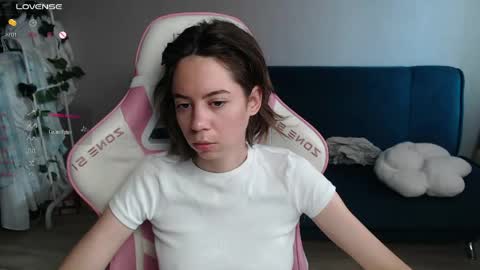 Snapshot of allie_hazie chatting on 06.03.26 alice online show from 06.03.26