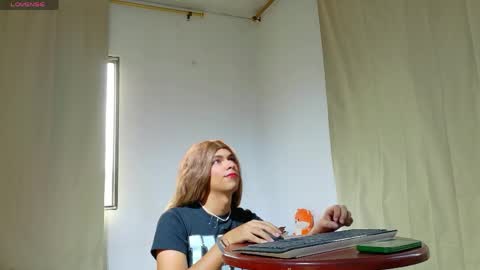 Alliison Foxx online show from 04.25.26