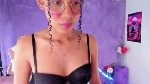 Snapshot of allis0n_ik chatting on 03.04.25 ALLIS0N IK online show from 03.04.25