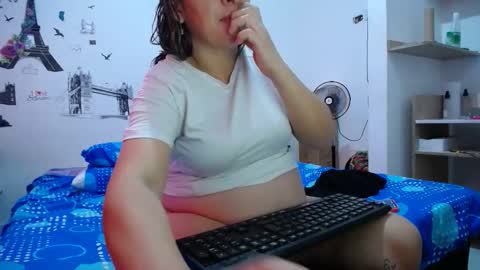 Snapshot of allisonbaby_ chatting on 05.04.26 allison online show from 05.04.26