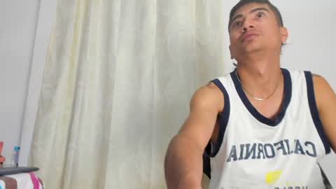 Snapshot of allisonjustingb chatting on 01.06.25 AllisonJustin online show from 01.06.25