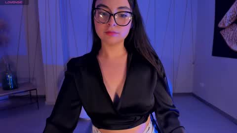 Snapshot of allisonrogersx chatting on 03.08.25 Allison Rogers online show from 03.08.25