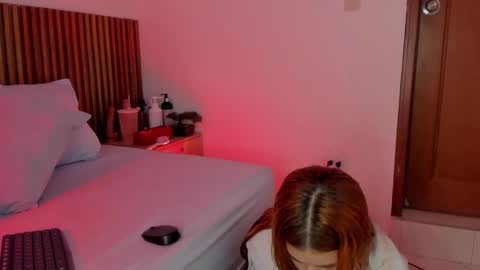 Snapshot of alliss_ginger_ chatting on 09.15.25 A L L I S S online show from 09.15.25