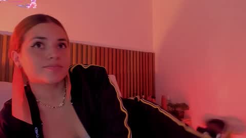 Snapshot of alliss_ginger_ chatting on 10.14.25 A L L I S S online show from 10.14.25