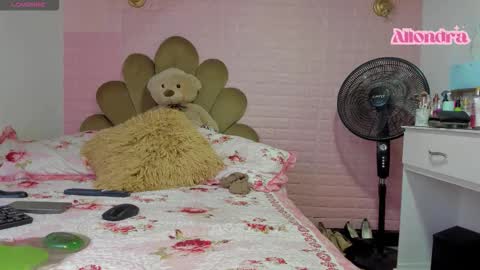 Snapshot of allondra_11 chatting on 11.12.25 allondra online show from 11.12.25