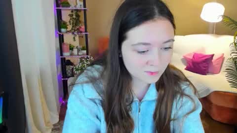 Snapshot of alluringeyess chatting on 10.21.25 alluringeyess online show from 10.21.25