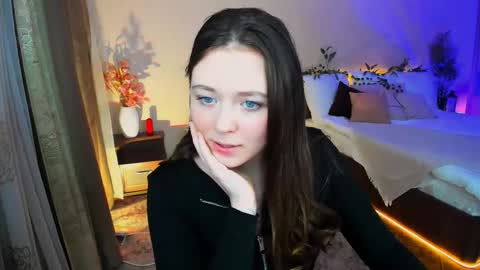 Snapshot of alluringeyess chatting on 11.07.25 alluringeyess online show from 11.07.25