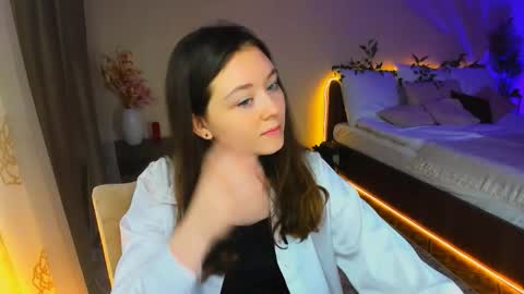 Snapshot of alluringeyess chatting on 11.08.25 alluringeyess online show from 11.08.25