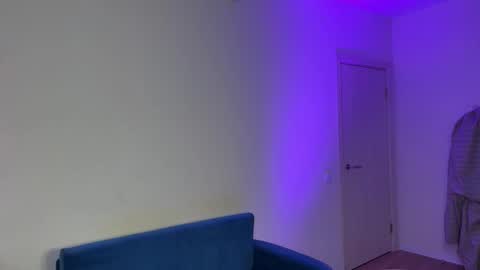 Snapshot of ally__horny chatting on 12.20.25 Ally online show from 12.20.25