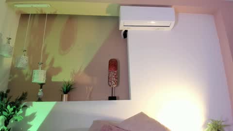 Snapshot of ally_addams chatting on 10.06.25 Ally online show from 10.06.25