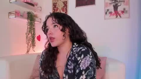 Snapshot of ally_belle chatting on 06.17.26 Ally Belle online show from 06.17.26