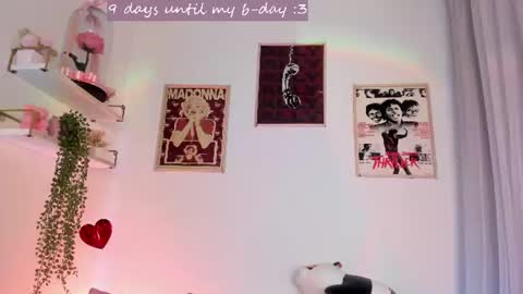 Snapshot of ally_belle chatting on 07.23.26 Ally Belle online show from 07.23.26