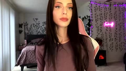 Ally Girl In Her Ally World online show from 03.05.25