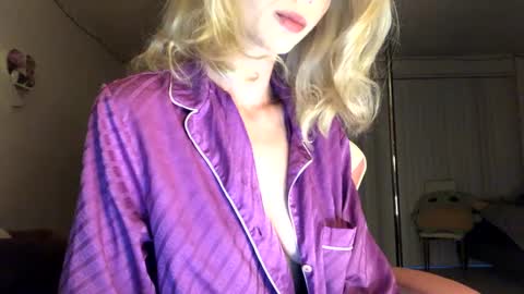 Ally Girl In Her Ally World online show from 10.09.25